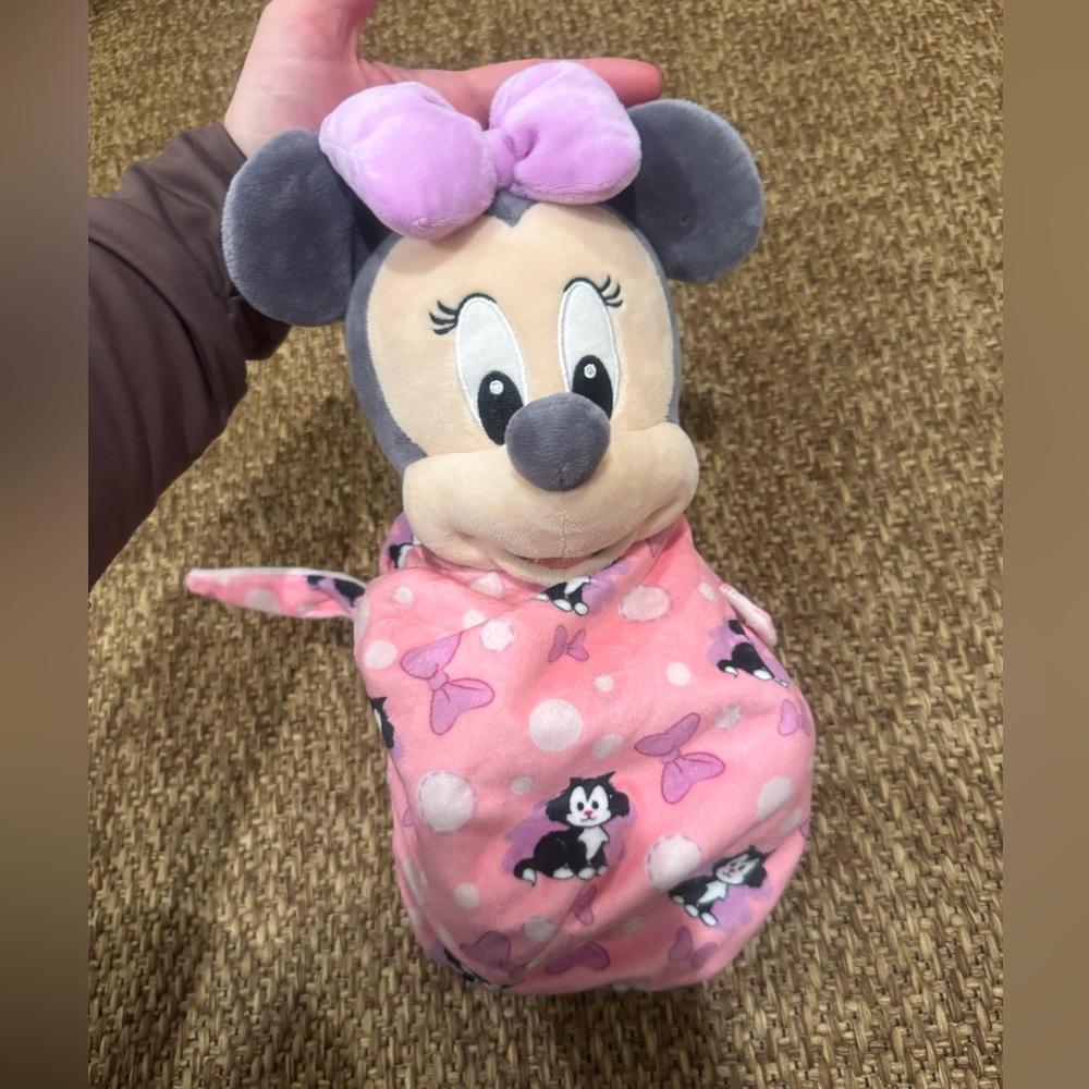 DISNEY BABIES MINNIE MOUSE EXCLUSIVE DOLL AND BLANKET